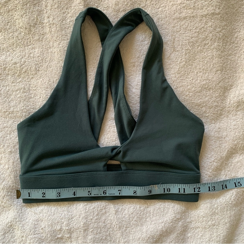 Fabletics Women's Oasis Twist Medium Impact Sports Bra LC7 - X Small *No padding - Picture 5 of 5